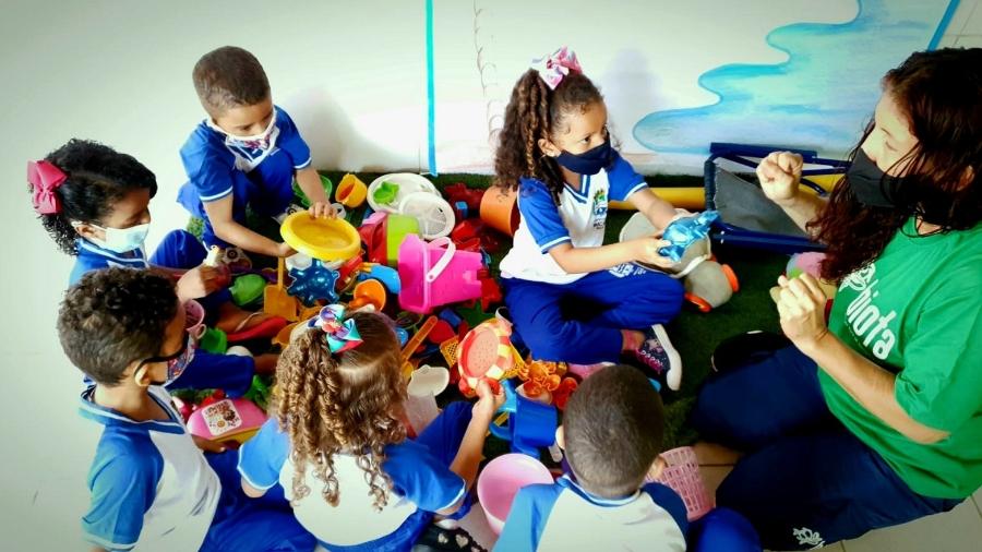 Brinquedos achados durante um ano de monitoramento foram doados - Carlos Madeiro/UOL