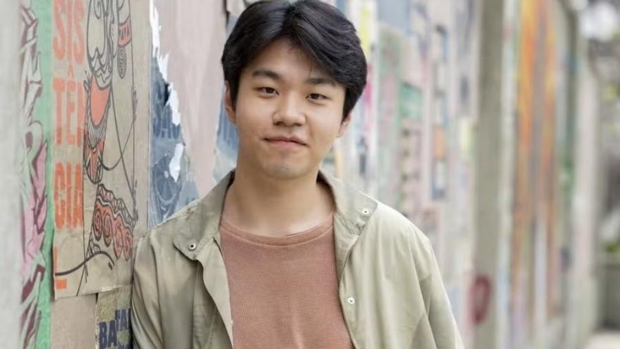 Allan Jeon estreou na TV como Jin em 'Volta por cima', novela da TV Globo