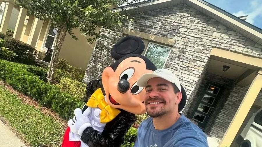 Thiago Martins exibe casa em Orlando, nos Estados Unidos