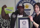 Jogador mais forte do Fifa 21, Akinfenwa pode trocar futebol pelo WWE -  09/10/2020 - UOL Esporte