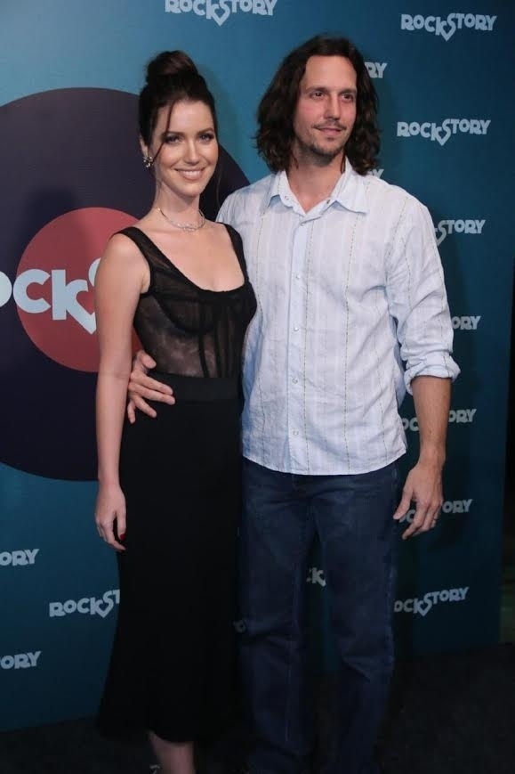 31.out.2016 - Nathália Dill e Vladimir Brichta, na festa de lançamento da novela "Rock Story" - AgNews