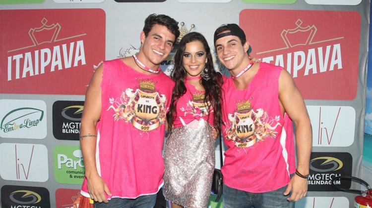 Gêmeos do "BBB17", Antônio, Mayla e Manoel também estiveram na Sapucaí na segunda noite de desfiles do Grupo Especial - Thyago Andrade/BrazilNews - Thyago Andrade/BrazilNews