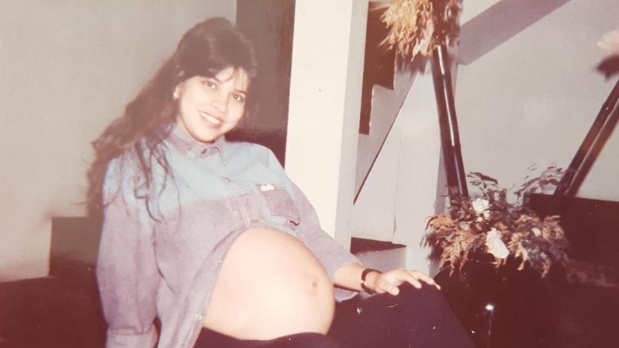 Chay Suede mostra foto da mãe grávida dele - Reprodução/Instagram