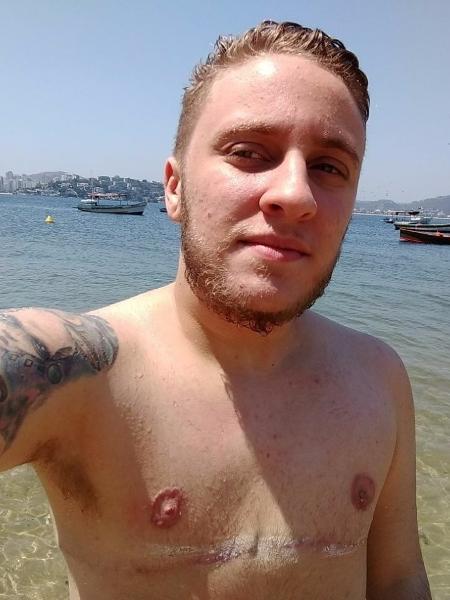 O estudante de 19 anos na praia em Niterói: "Me sinto livre" - Arquivo pessoal - Arquivo pessoal