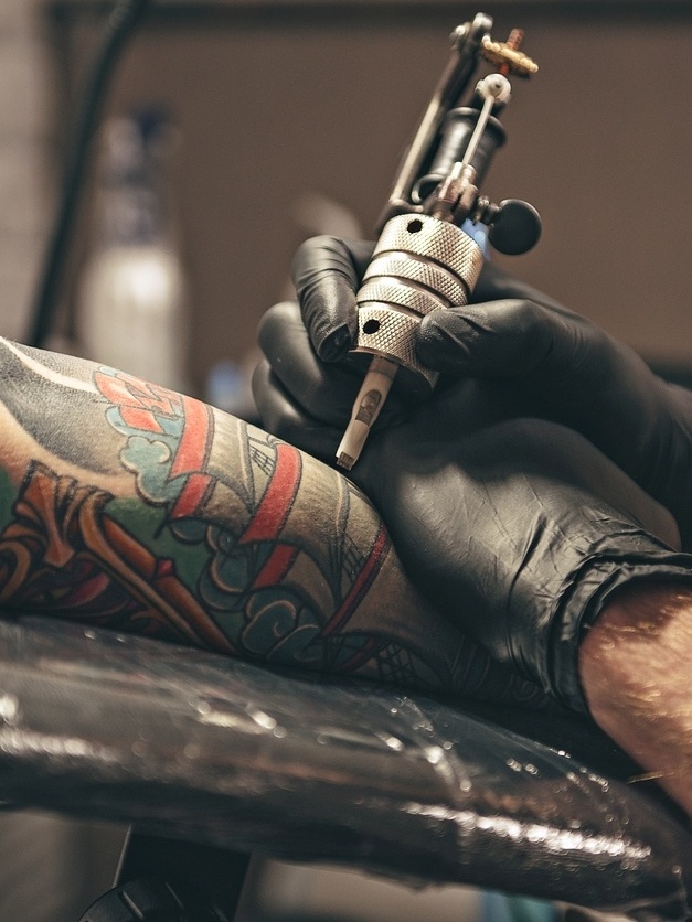 São Paulo Inked - Tatuagem feminina na mão, tendência