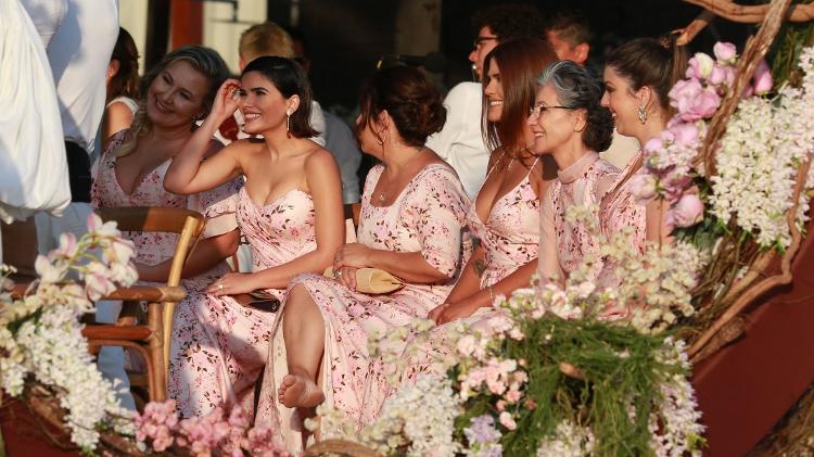 Entre as madrinhas da noiva Camila Queiroz estavam as atrizes Vanessa Giácomo e Cássia Kiss - Dilson Silva/Agnews - Dilson Silva/Agnews