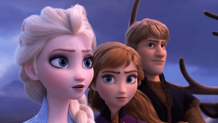 Elsa, Anna e Kristoff em cena de "Frozen 2" - Reprodução