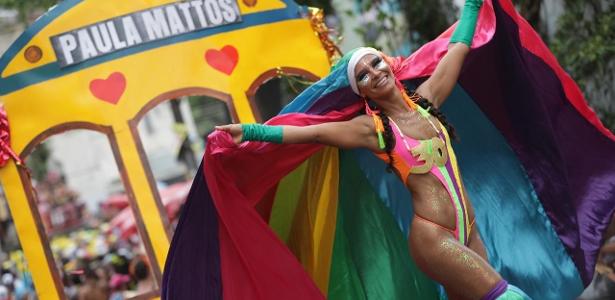 Região central da cidade | Irreverência e protesto abrem Carnaval do bloco Carmelitas, no Rio de Janeiro
