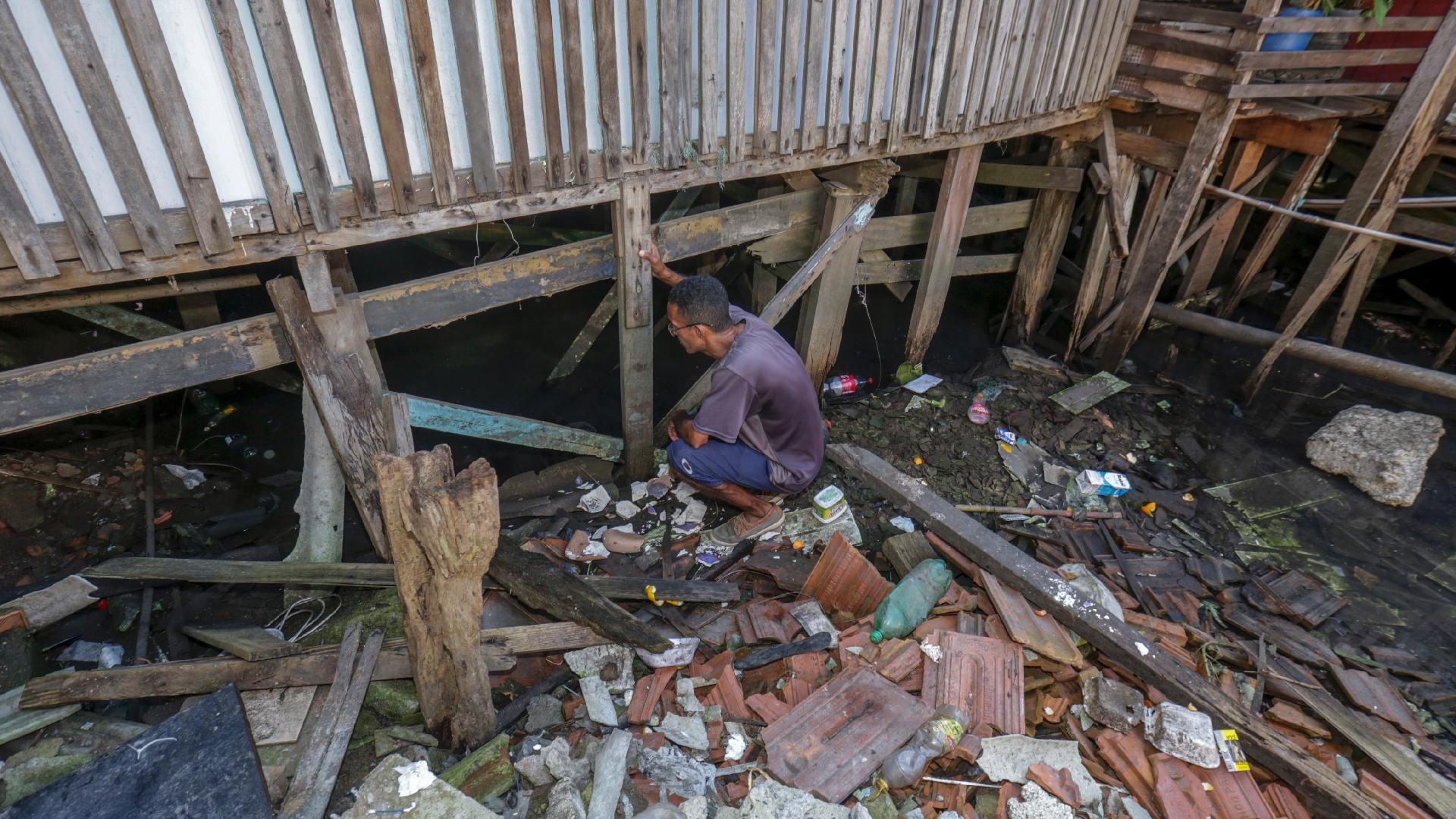 Carlos de Oliveira, morador da Vila Gilda, Santos (SP) | Ricardo Matsukawa / UOL