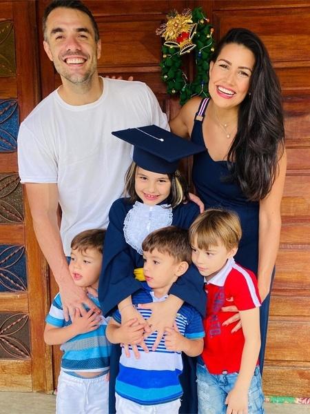 Ex-BBBs Mariana e Daniel com os filhos - Reprodução/Instagram