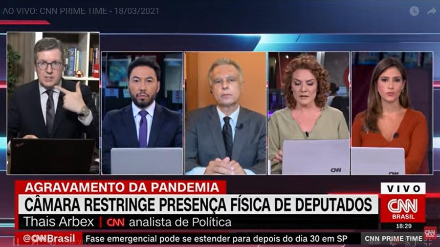 Sem saber, ele interrompeu a colega Thais Arbex, que continuou falando - Reprodução/CNN Brasil