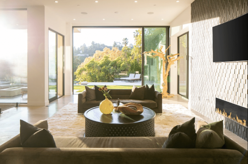 Brooklyn Beckham comprou nova mansão em Los Angeles - Anthony Barcelo/Reprodução