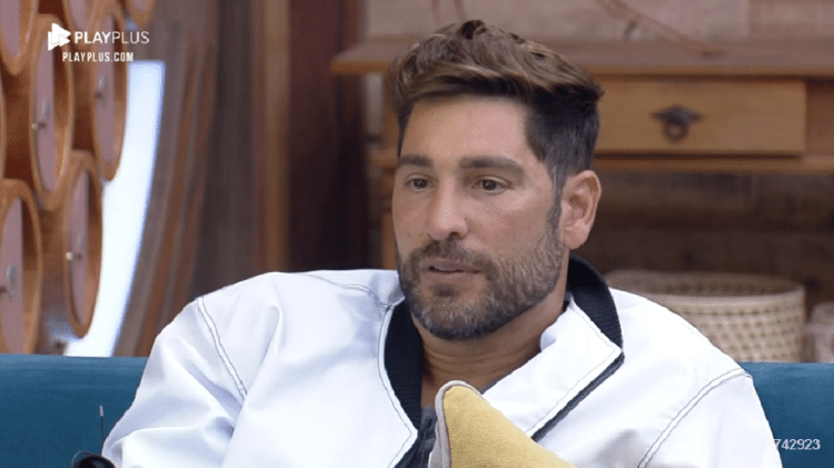 A Fazenda 2021: Victor questiona se Erika pode falar de machismo - Reprodução/PlayPlus - Reprodução/PlayPlus