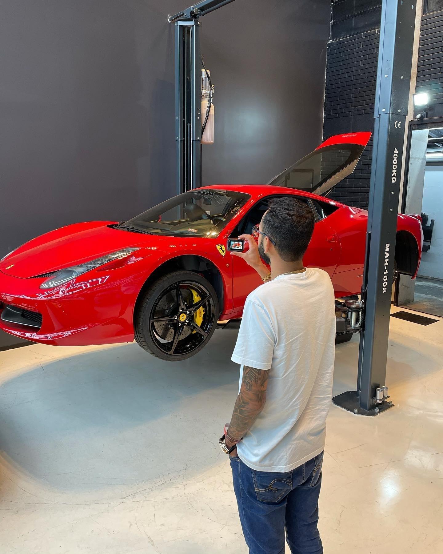 Youtuber Klebim e sua frota de carros de luxo - Reprodução/Instagram