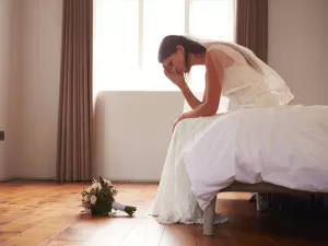 'Me arrependi no dia da cerimônia': elas falam do desgosto pós-casamento