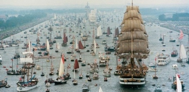 Navios altos históricos, como este à direita, estão entre os destaques do evento - Reprodução/VDS.com