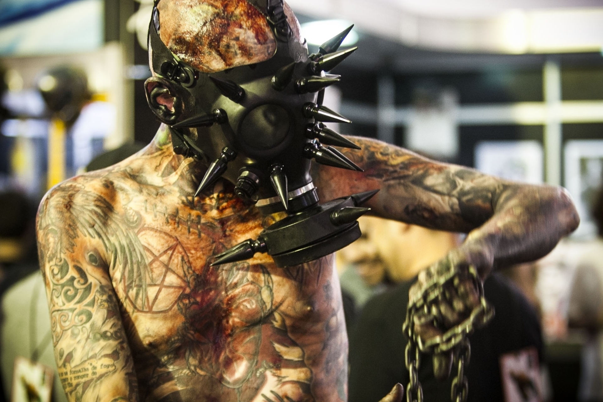 6.dez.2015 - Fã capricha na fantasia no último dia de Comic Con Experience 2015, no último dia de Comic Con Experience 2015, no Centro de Exposições São Paulo Expo - Lucas Lima/UOL