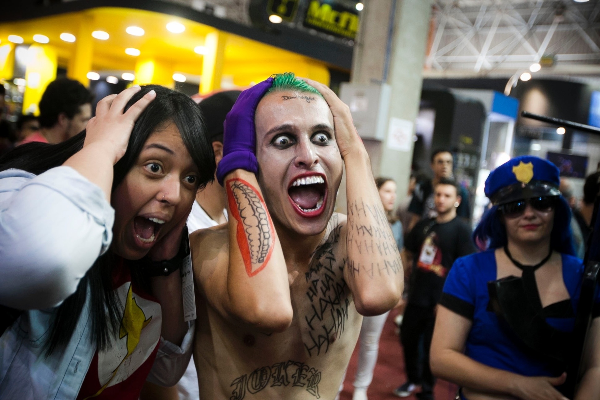 6.dez.2015 - Fã vai fantasiado de Coringa na Comic Con Experience - Lucas Lima/UOL