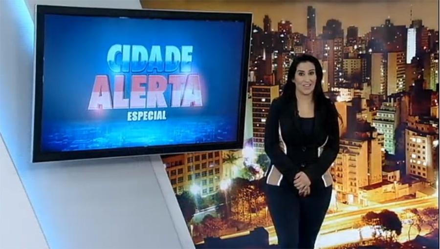Fabíola Gadelha no comando do "Cidade Alerta" - Reprodução/Record