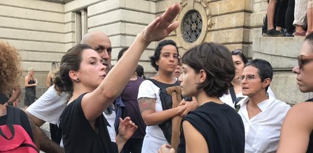 Claudia Abreu e Luisa Arraes foram ao ato no centro do Rio - Ana Cora Lima/UOL - Ana Cora Lima/UOL