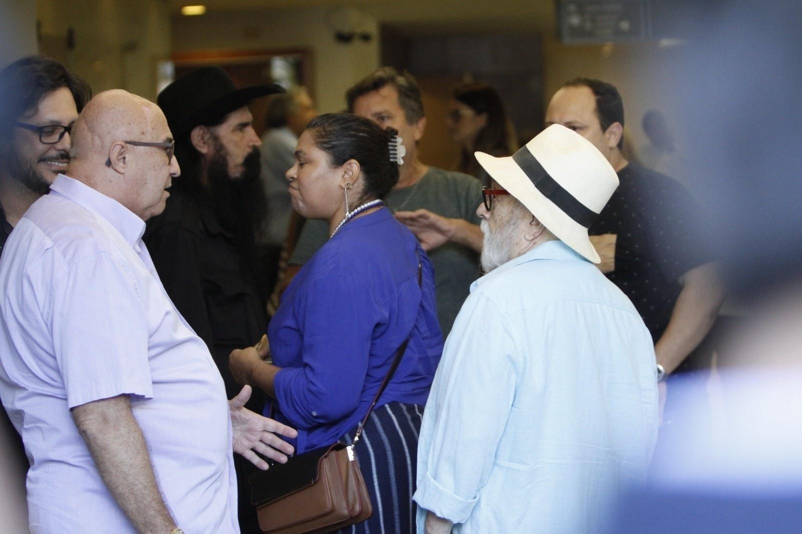 Amigos, familiares e fãs vão ao velório do humorista Agildo Ribeiro - Marcos Ferreira/Brazil News