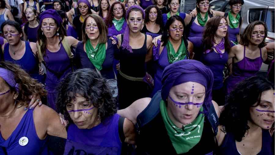 Mulheres marcham no Dia Internacional da Mulher em Buenos Aires - Xinhua