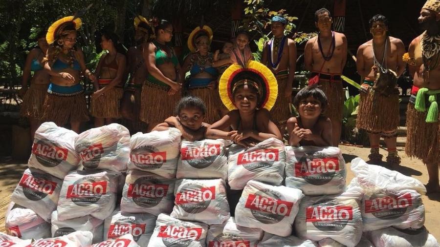 Campanha Natal Sem Fome da ONG Ação da Cidadania entrega alimentos para uma tribo Pataxó, da Reserva da Jaqueira, em Porto Seguro (BA) - Reprodução/Instagram