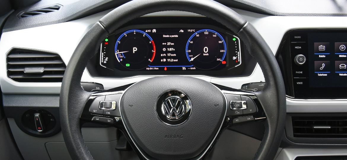 Painel digital já está em modelos mais acessíveis da VW, como Polo e T-Cross (acima) - Murilo Góes/UOL