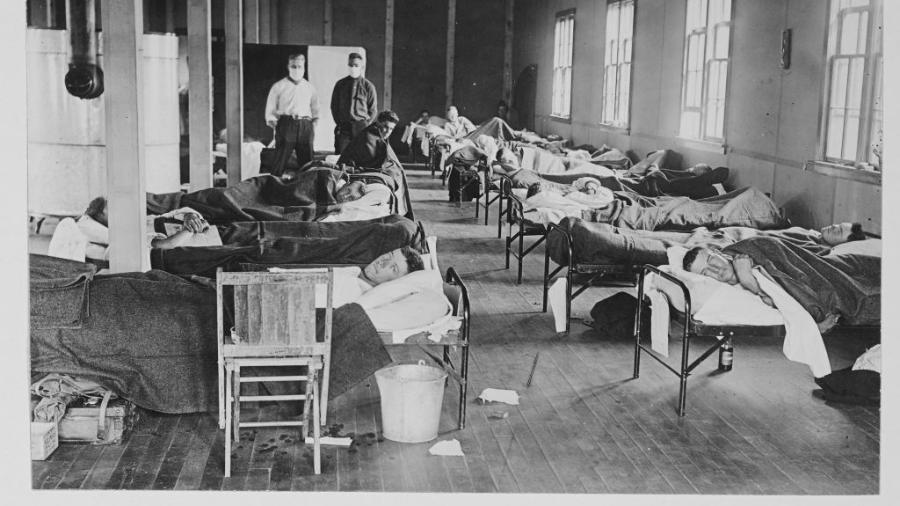 A gripe espanhola assolou as principais cidades brasileiras em 1918 e pouco ou nada existia para tratar as causas da doença - Getty Images