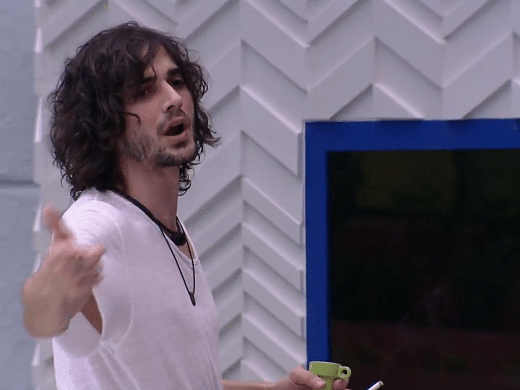 Briga fake entre Fiuk e Caio rende uma série de memes