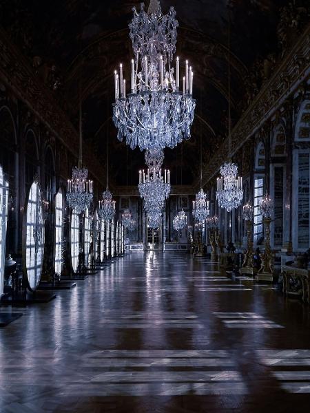 Palácio de Versalhes: poesia sombria dos contos de fadas - Instagram Dior