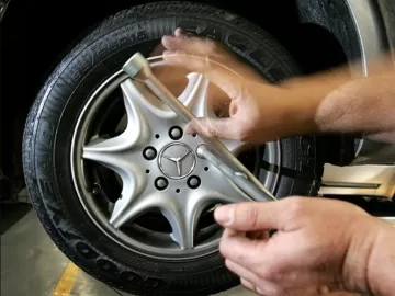 Run flat: pneu que elimina estepe e roda 80 km furado vira dor de cabeça