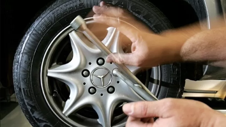 Troca de pneu: 5 erros que você precisa evitar em emergências e na oficina 9