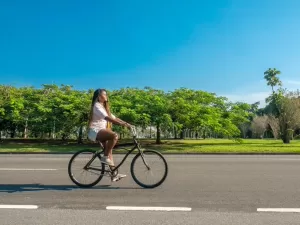 Não vai viajar? Veja 4 dicas para aproveitar o verão na cidade