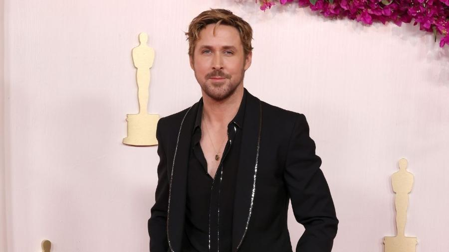 Ryan Gosling no tapete vermelho do Oscar 2024