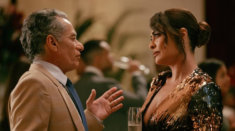 Chico Diaz e Juliana Paes como Galego e Leila em 'Os Donos do Jogo' Chico Diaz e Juliana Paes como Galego e Leila em 'Os Donos do Jogo'