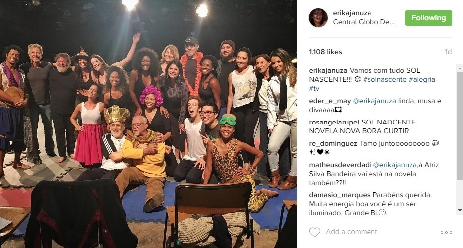 A atriz Erika Januza publica foto com a equipe de "Sol Nascente" reunida no Projac - Reprodução/Instagram/erikajanuza