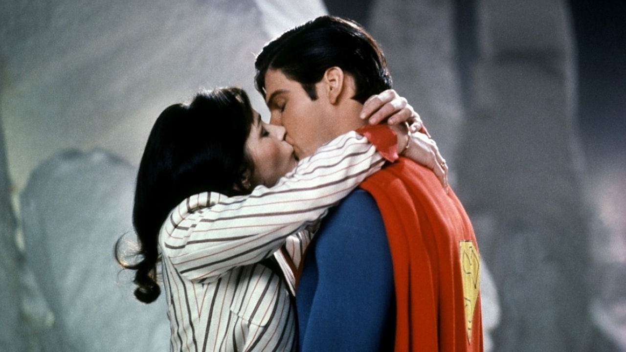 Cena do filme "Superman 2 - A Aventura Continua" (1980) - Christopher Reeve e Margot Kidder - Reprodução
