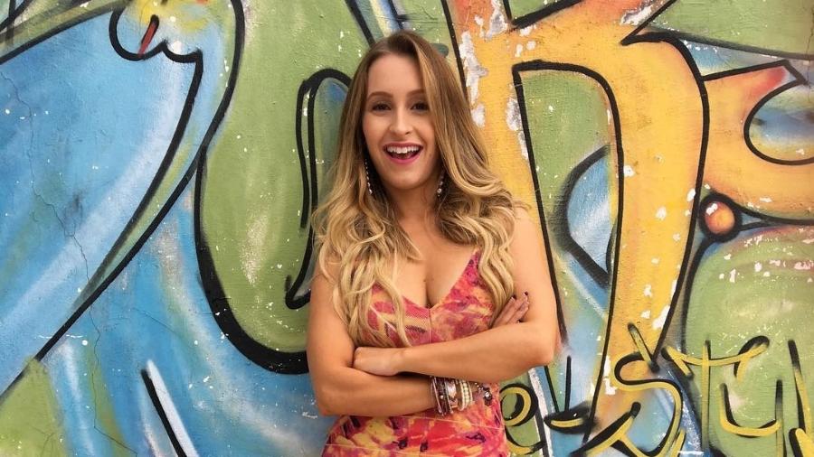 Carla Diaz interpreta a "novinha" Carine em "A Força do Querer" - Reprodução/Instagram