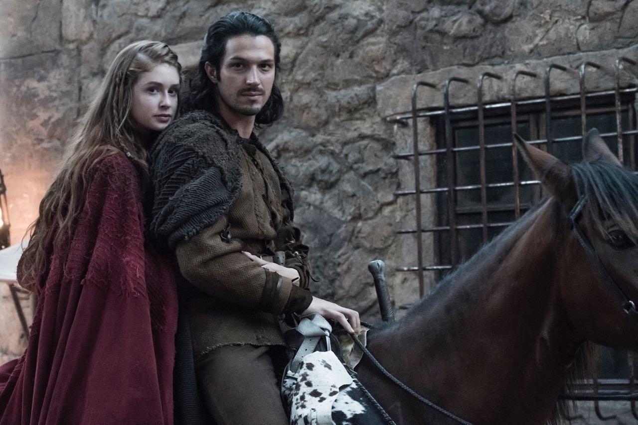 Amália (Marina Ruy Barbosa) e Afonso (Rômulo Estrela) em "Deus Salve o Rei" - Fotos de divulgação