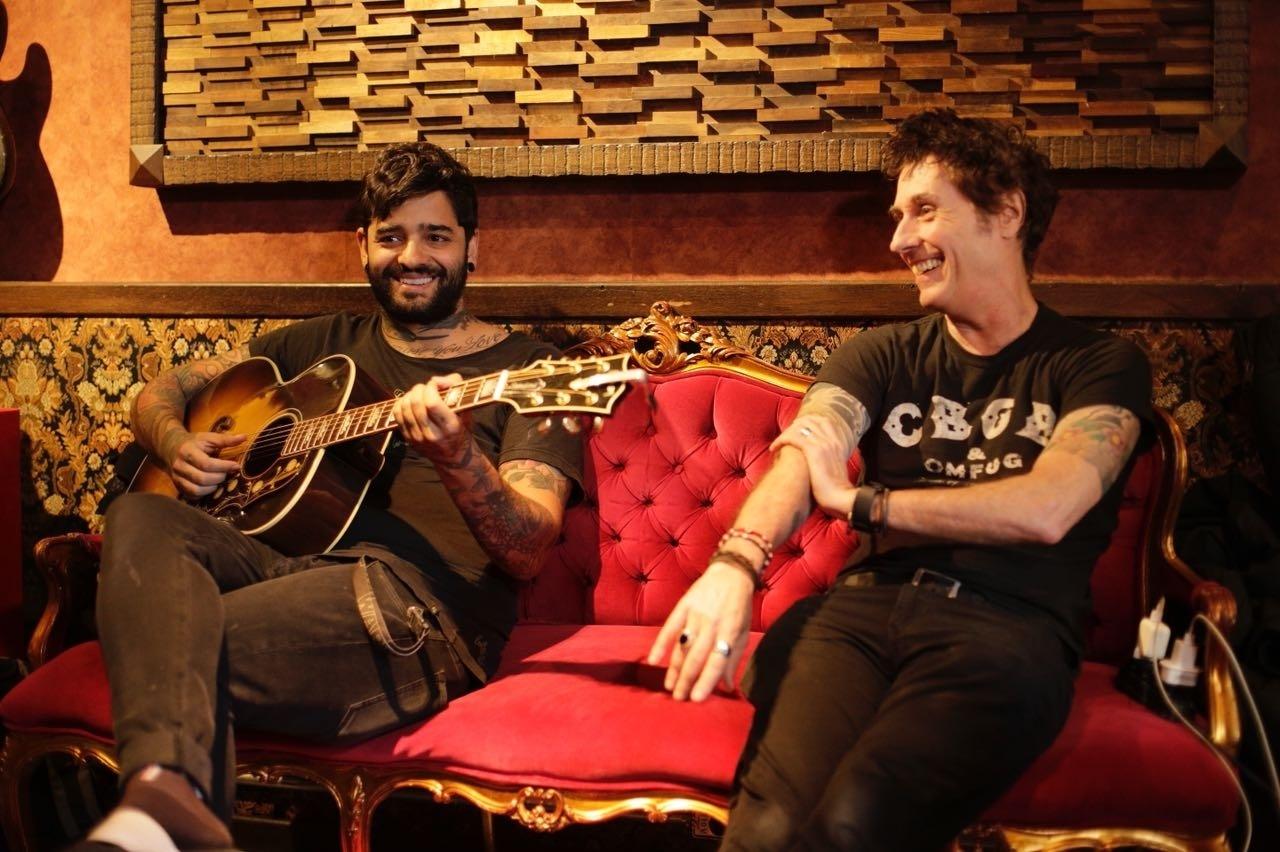 Dinho Ouro Preto e Lucas Silveira durante a gravação do 14º álbum de inéditas do Capital Inicial "Sonora" - Bruno Trindade/b+ca