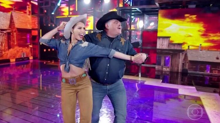 Léo Jaime dança country em quadro do "Domingão do Faustão" - Reprodução/Twitter - Reprodução/Twitter
