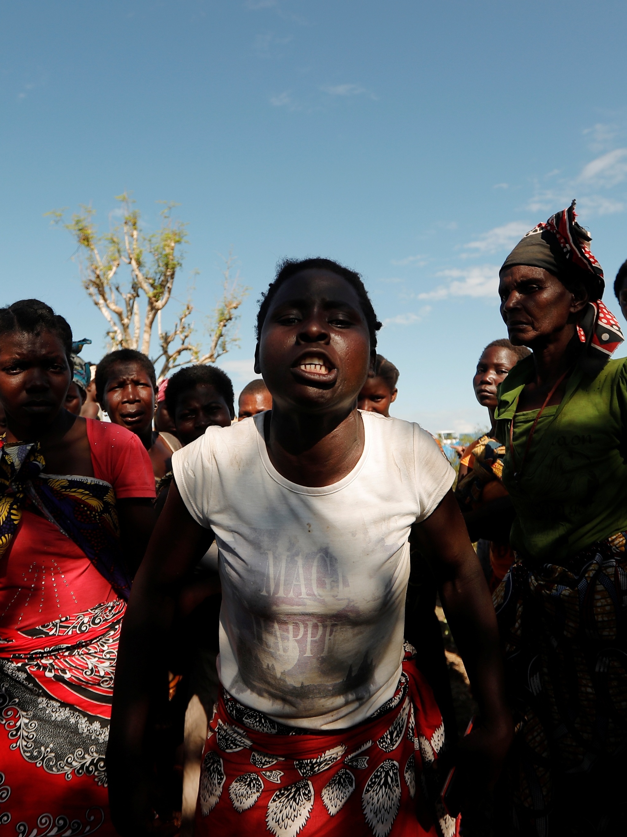 Mulheres são vítimas de abusos sexuais em troca de comida em Moçambique -  25/04/2019 - UOL Universa