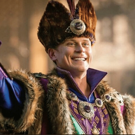 O ator Billy Magnussen em cena de Aladdin - Reprodução