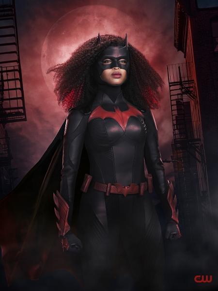 Javicia Leslie será a primeira heroína negra e bissexual do universo geek interpretando "Batwoman" - Reprodução/Twitter
