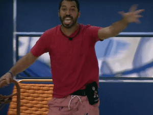 BBB 21: Gilberto grita no jardim - Reprodução/Globoplay - Reprodução/Globoplay
