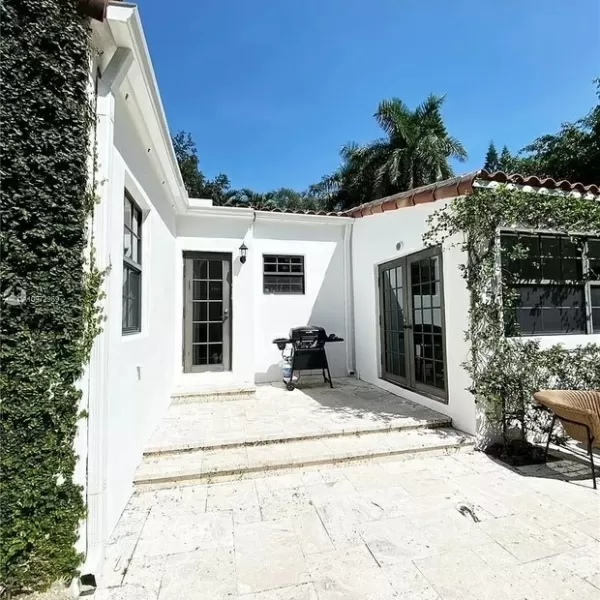Anitta fica em mansão em Miami, nos Estados Unidos - Zillow/Reprodução
