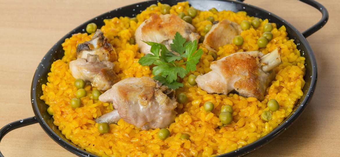 Galinhada, prato tradicional em Goiás e Minas Gerais - Reprodução/TasteAtlas