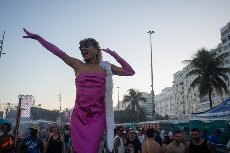 Fã espera show da Madonna em Copacabana
