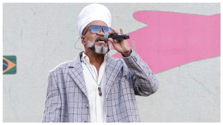 Carlinhos Brown se apresentou no festival Salve o Sul, em SP